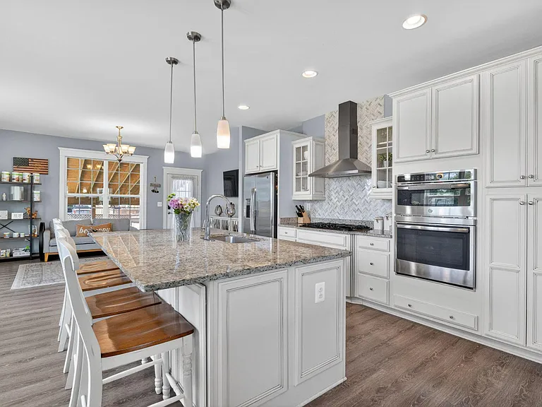 980 Basswood Dr — Photo 16