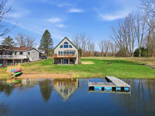 11417 Pine Crest Dr, Stanwood, MI 49346