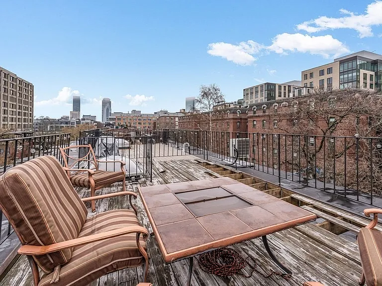 102 E Brookline St #4 — Photo 1