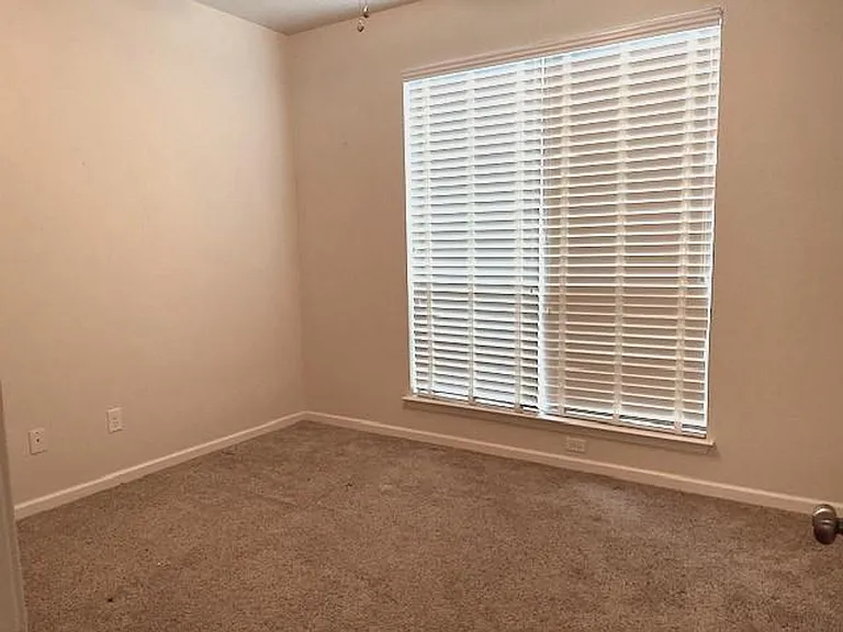 14156 Shadow Bay Dr — Photo 9