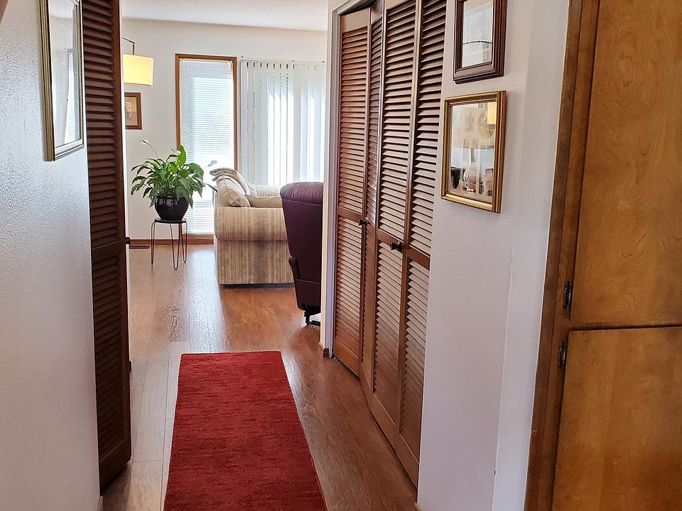 Entry way with large closet, and washer/dryer hook ups