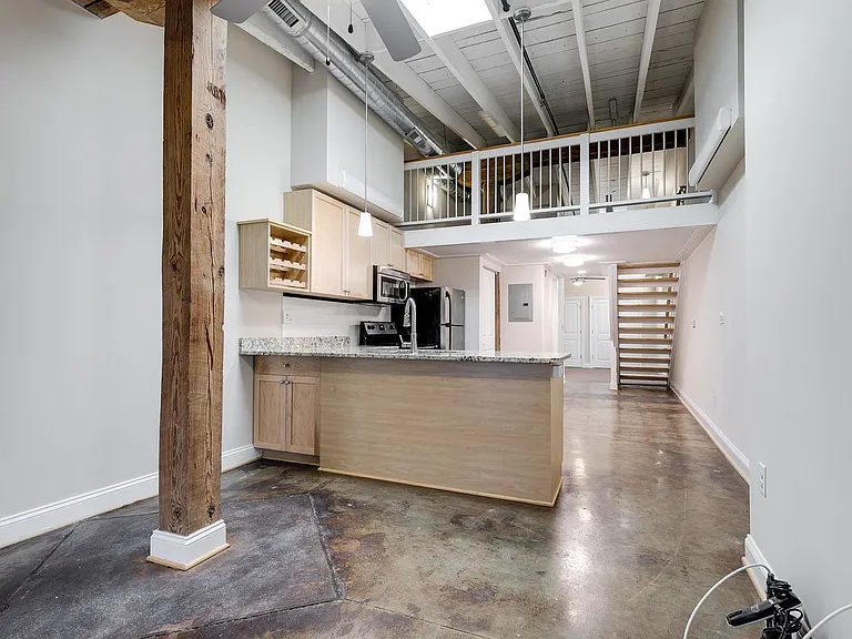 1710 E Franklin St — Photo 13