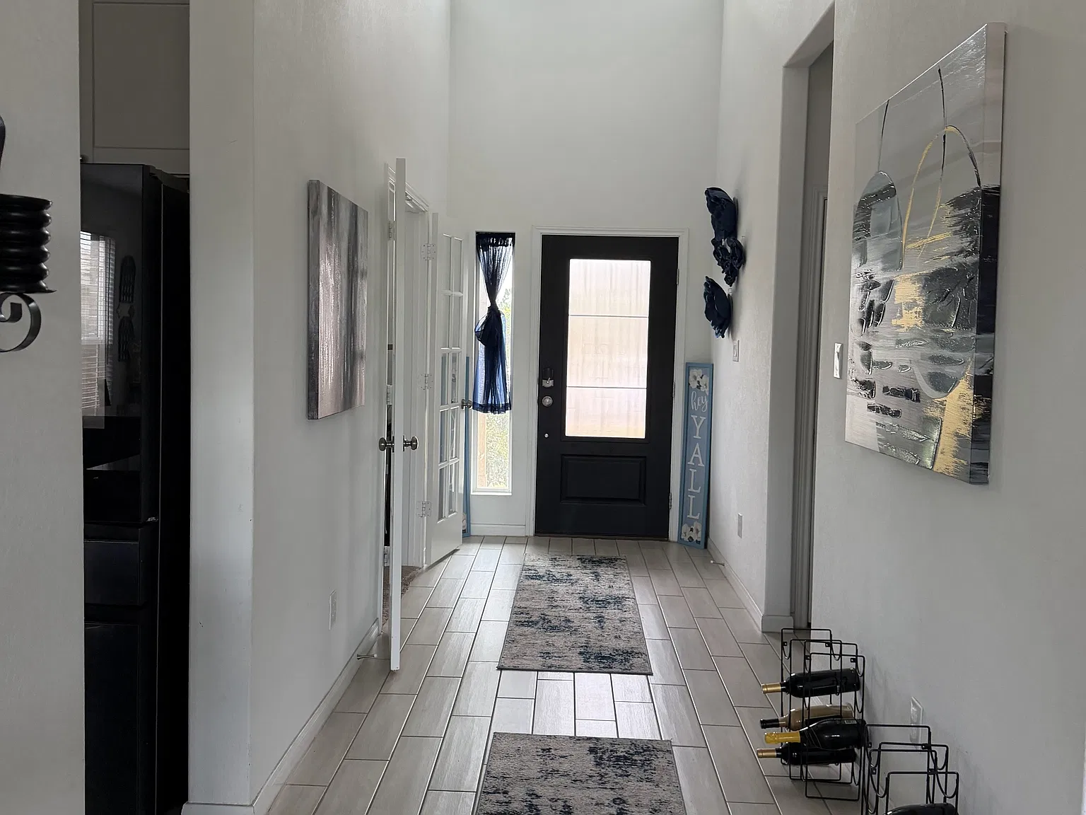 Spacious 4-Bed Home with Fenced Yard, Loft & Community Amenities in San Antonio — Photo 4