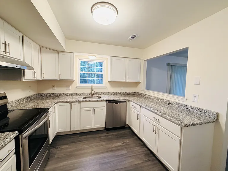 168 Stoney Dr — Photo 10