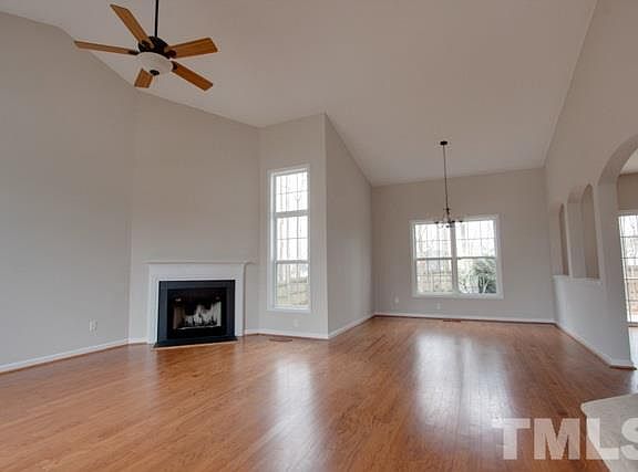 4th image of 2202 Woodbury Dr