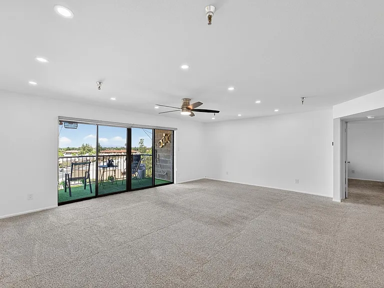 425 S Parkcrest #334 — Photo 5