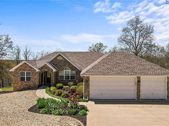 2nd image of 7 Cullen Hills Ln