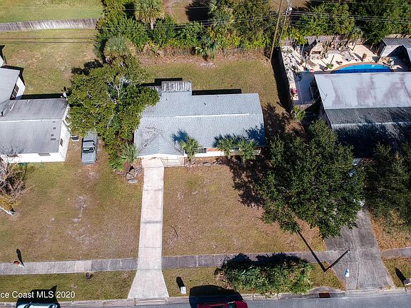 2nd image of 1000 Barclay Dr