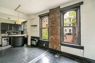 Sold by Yael Dunsky Real Estate