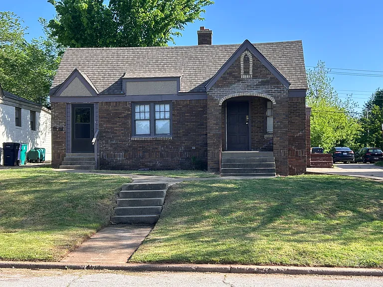924 W Hill St — Photo 12