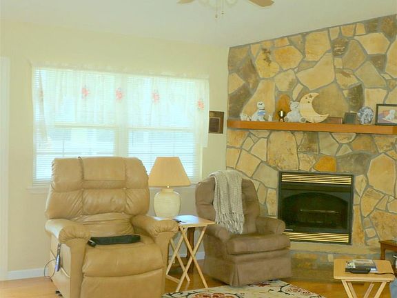 2nd image of 2104 Wood Lake Ln