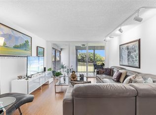 Country Club Apartments, Fort Lauderdale, FL 33326
