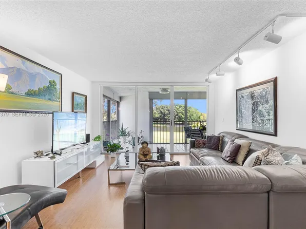 16251 Golf Club Rd APT 311, Fort Lauderdale, FL 33326