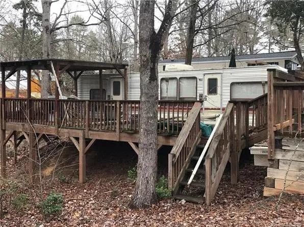 122 Oak St, New London, NC 28127