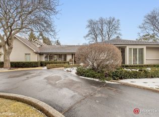 151 Wagner Rd, Northfield, IL 60093