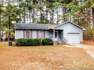 207 Cobblestone Ct, Raeford, NC 28376