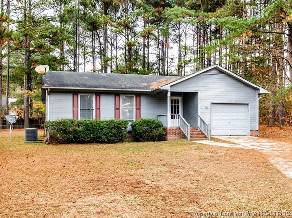 207 Cobblestone Ct, Raeford, NC 28376