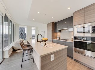 3438 Sawmill Cres #1307, Vancouver, BC V5S 0E3