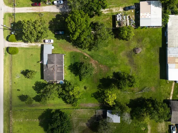 17520 Janacek Rd, Crosby, TX 77532