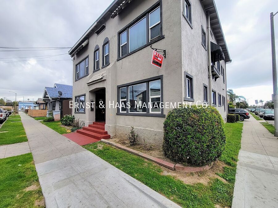 1st image of 702 E Burnett St