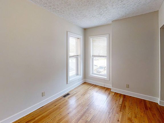 3rd image of 1372 Indianola Ave