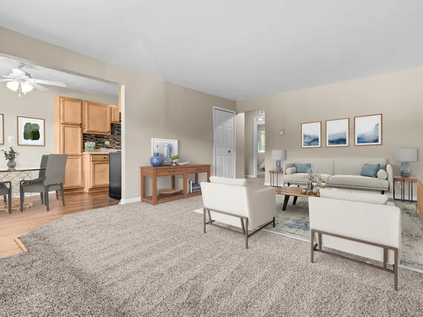 Water's Edge Apartments