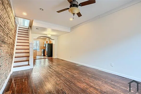 205 N Streeper St — Photo 1