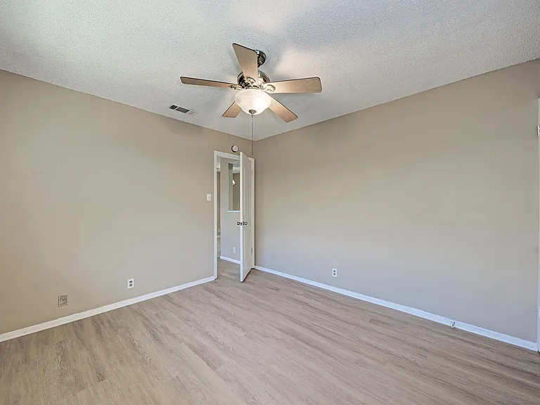 12408 Deer Falls Dr #B — Photo 19