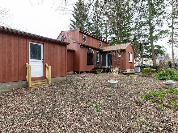 3rd image of 263 Fetzner Rd