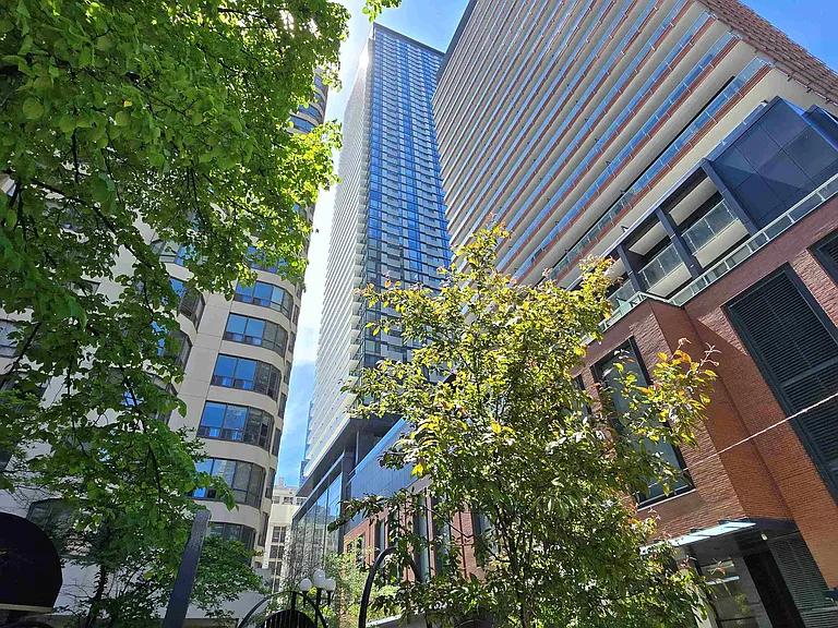 501 Yonge St #1109 — Photo 1