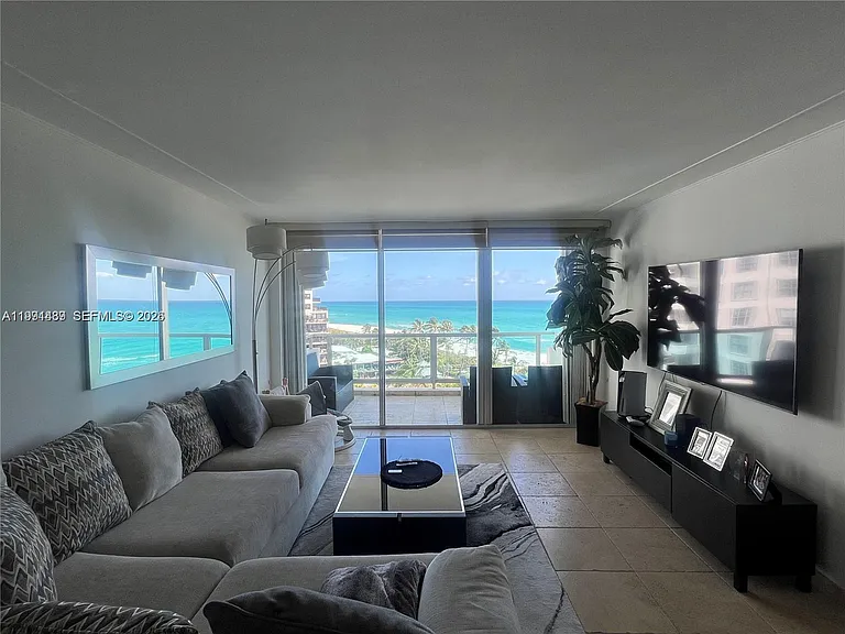 5151 Collins Ave #1035 — Photo 5