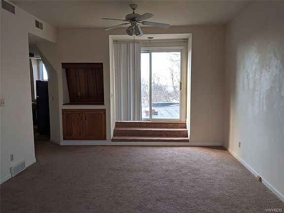 3rd image of 698 Columbus Pkwy APT 3
