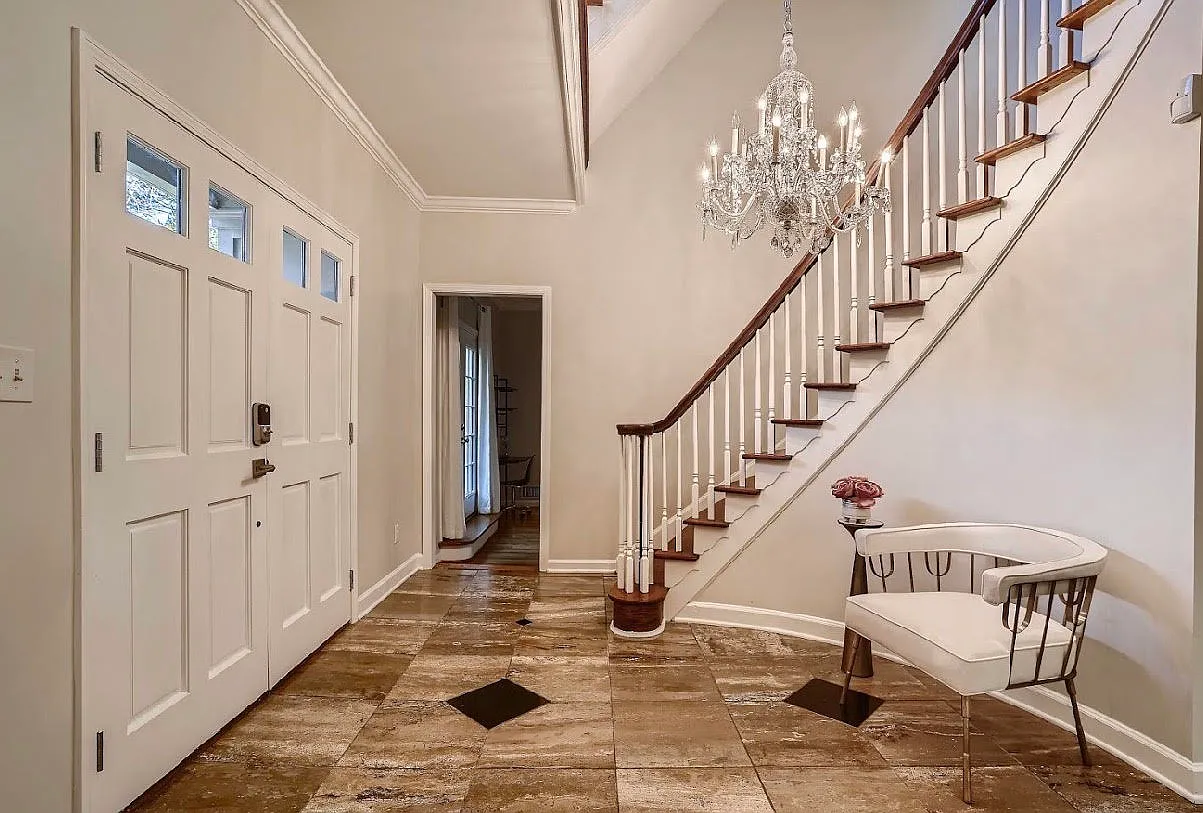 Edgewater Trl, Sandy Springs — Photo 3
