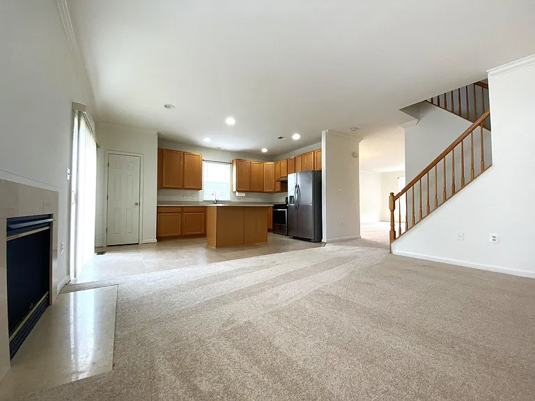 1601 Wilcox Ave — Photo 8
