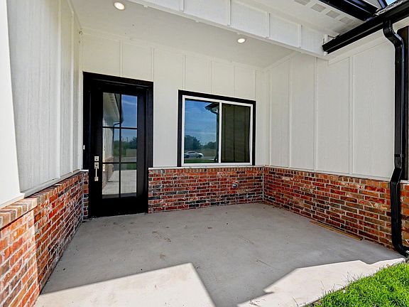 3rd image of 23 Kingdom Ct