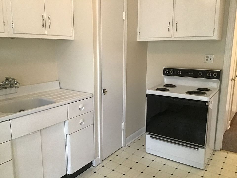 1st image of 4810 N Santa Monica Blvd APT 2