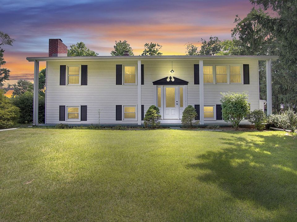 1st image of 667 Diane Dr