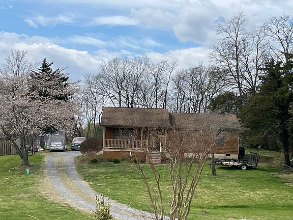 2nd image of 2147 Shawn Dr