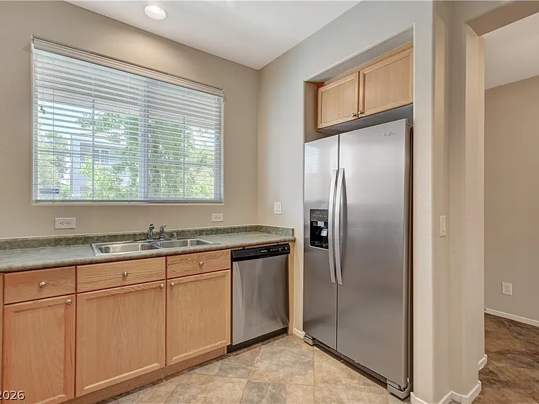 10592 Valdosta Ave — Photo 8