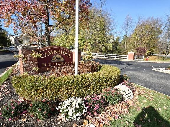 2nd image of 629 Fairfax Dr #629