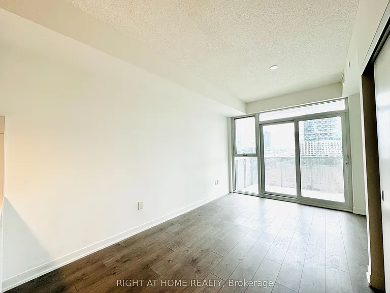 20 Richardson St #404 — Photo 13