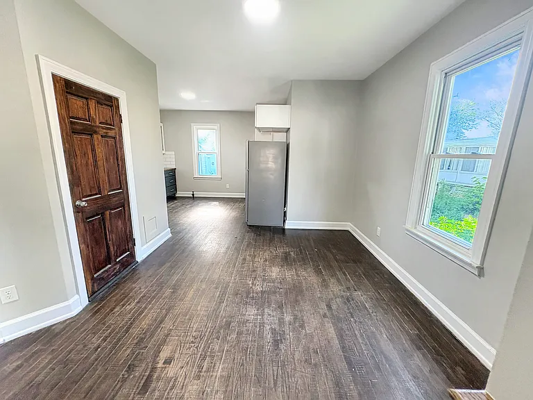 21332 Beechwood Ave — Photo 7