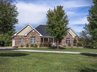 8627 Maple Grove Rd, Edwardsville, IL 62025