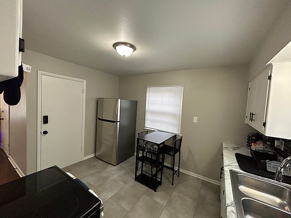 5th image of 7719 W Villard Ave
