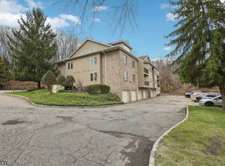3 Parkside Ter APT 2D, Woodland Park, NJ 07424