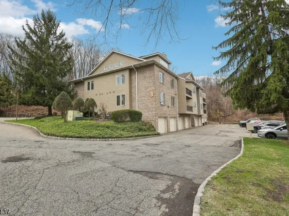 3 Parkside Ter #2D, Woodland Park, NJ 07424