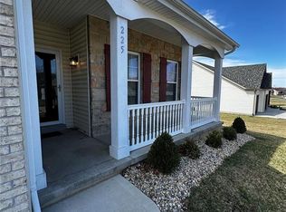 225 Fiddlecreek Ridge Rd, Wentzville, MO 63385