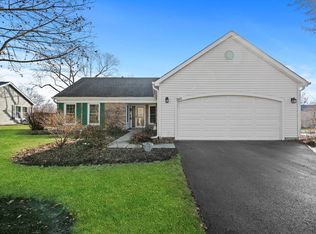 2065 Scottdale Cir, Wheaton, IL