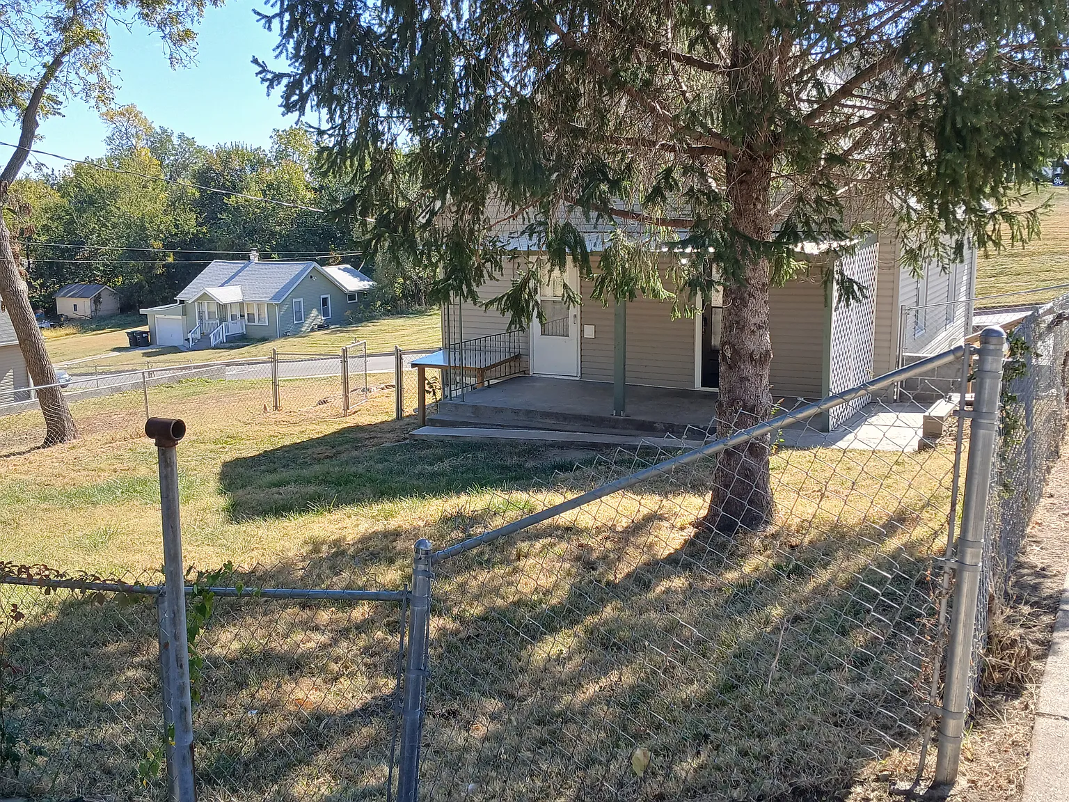 4 bed, 1560 sqft, $1,800 — Photo 3