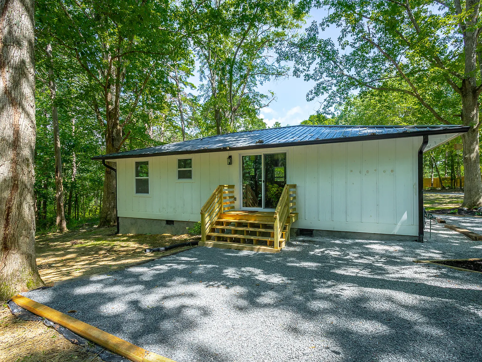 3 bed, 1000 sqft, $2,350 — Photo 3